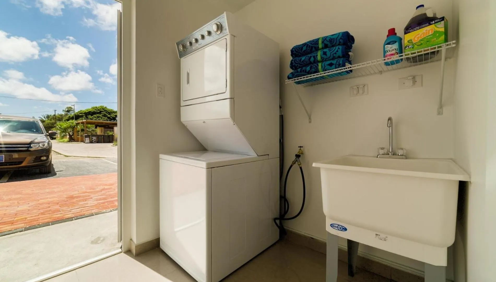 Villa Koyari Modern Condos 9BR 7BA Sleeps 26 w/ Pool&Roof Deck Palm Beach Aruba