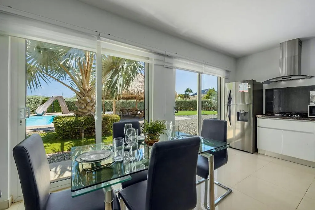 Koyari Modern Condos 9BR 7BA Sleeps 26 w/ Pool&Roof Deck Palm Beach
