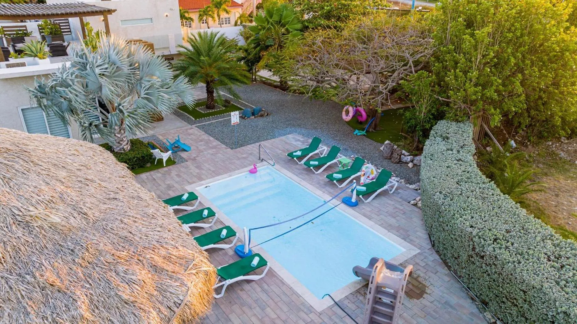 Koyari Modern Condos 9BR 7BA Sleeps 26 w/ Pool&Roof Deck Palm Beach