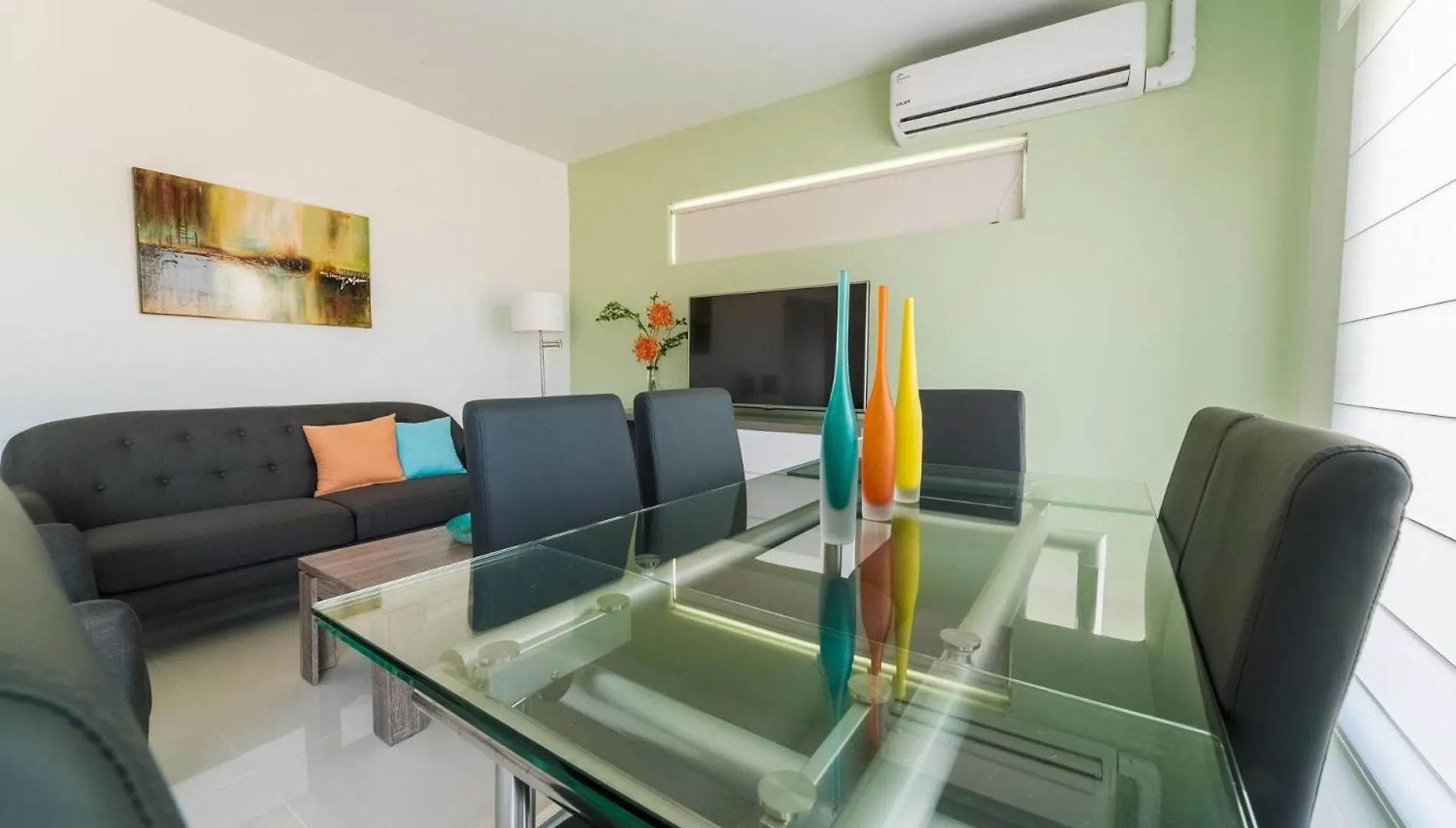 Koyari Modern Condos 9BR 7BA Sleeps 26 w/ Pool&Roof Deck Palm Beach