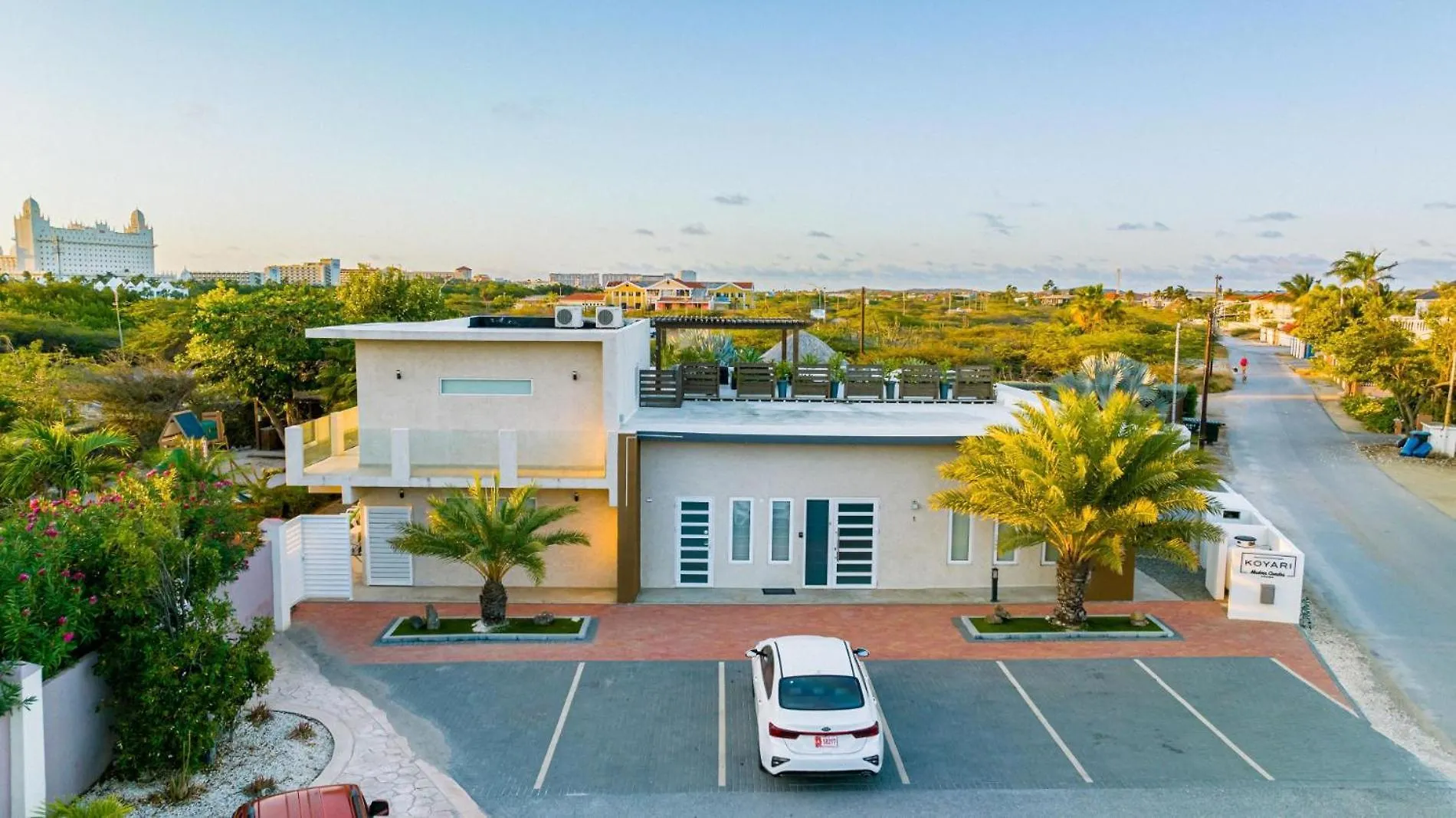 Villa Koyari Modern Condos 9Br 7Ba Sleeps 26 W/ Pool And Roof Deck Palm Beach