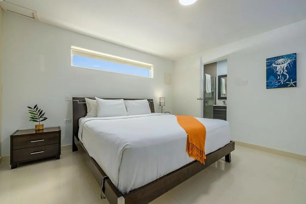 Villa Koyari Modern Condos 9Br 7Ba Sleeps 26 W/ Pool And Roof Deck Palm Beach