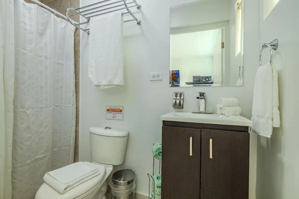 Koyari Modern Condos 9Br 7Ba Sleeps 26 W/ Pool And Roof Deck Palm Beach 0*,  Aruba
