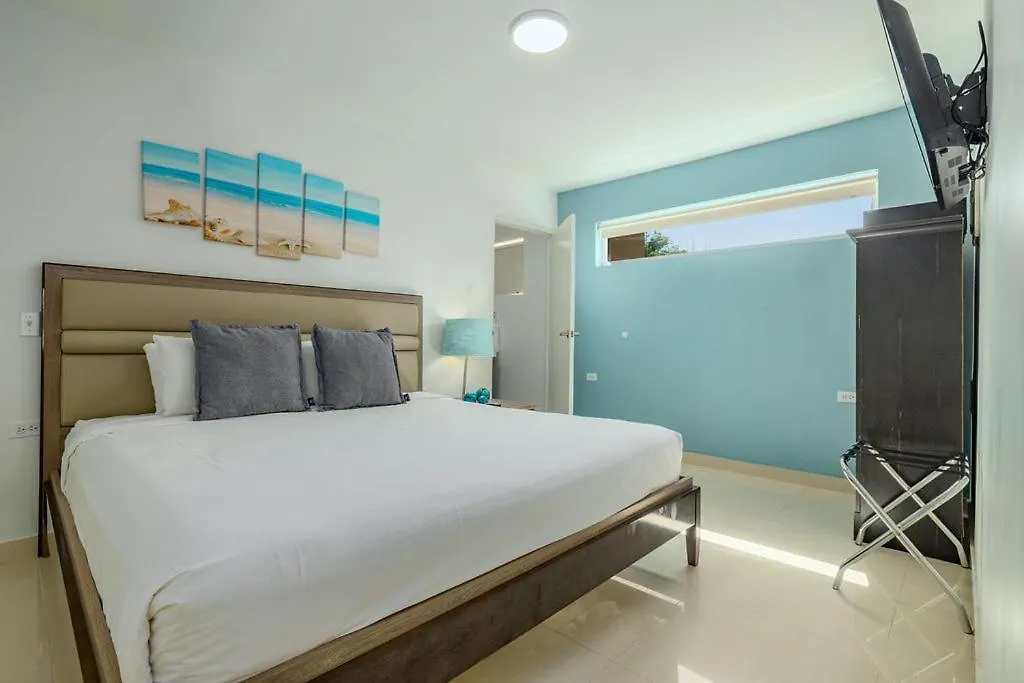 Koyari Modern Condos 9Br 7Ba Sleeps 26 W/ Pool And Roof Deck Palm Beach