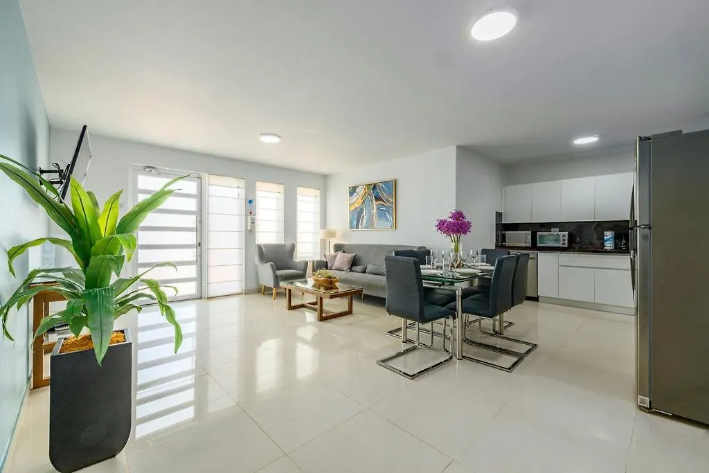 Koyari Modern Condos 9Br 7Ba Sleeps 26 W/ Pool And Roof Deck Palm Beach Villa