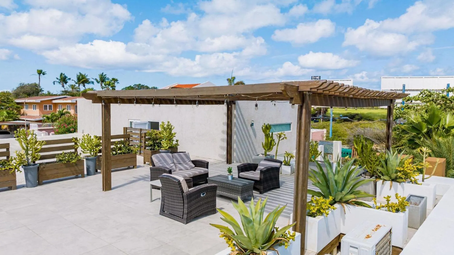 Koyari Modern Condos 9Br 7Ba Sleeps 26 W/ Pool And Roof Deck Palm Beach Aruba