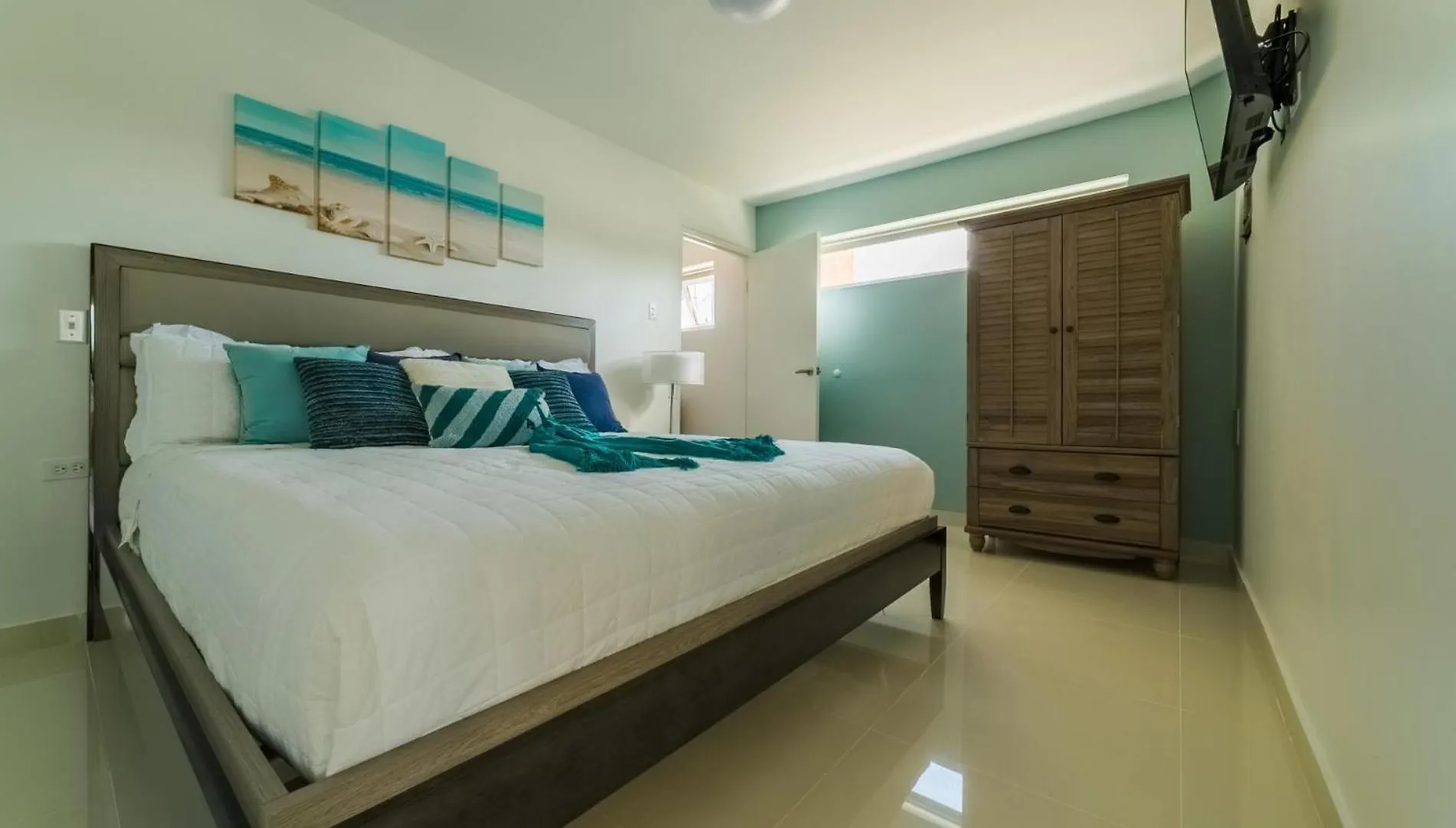 Villa Koyari Modern Condos 9Br 7Ba Sleeps 26 W/ Pool And Roof Deck Palm Beach Aruba