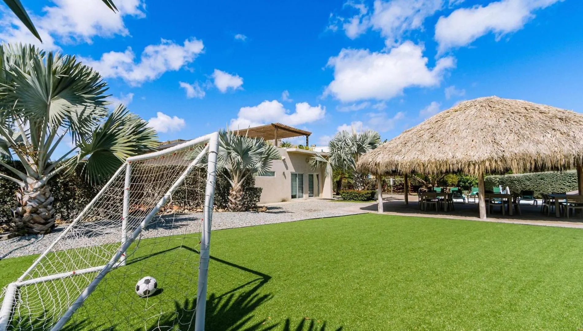 Koyari Modern Condos 9Br 7Ba Sleeps 26 W/ Pool And Roof Deck Palm Beach