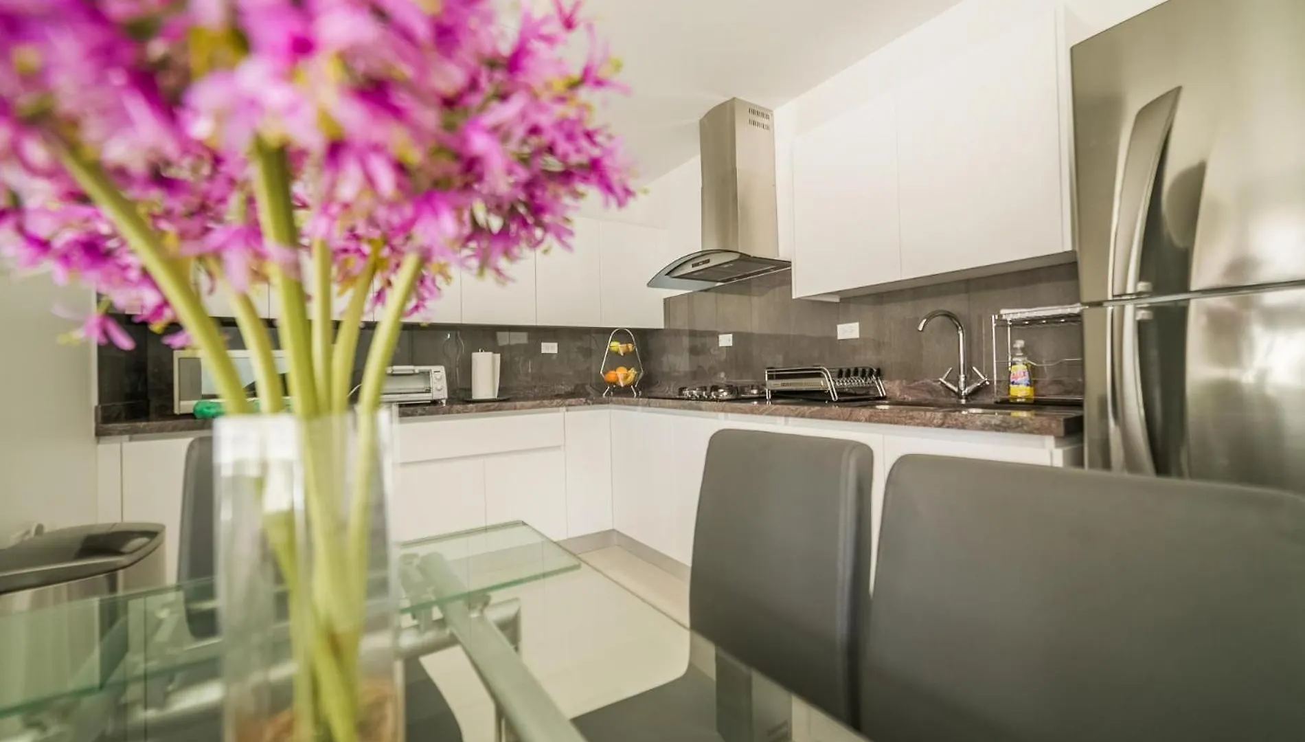 Koyari Modern Condos 9Br 7Ba Sleeps 26 W/ Pool And Roof Deck Palm Beach 0*,  Aruba